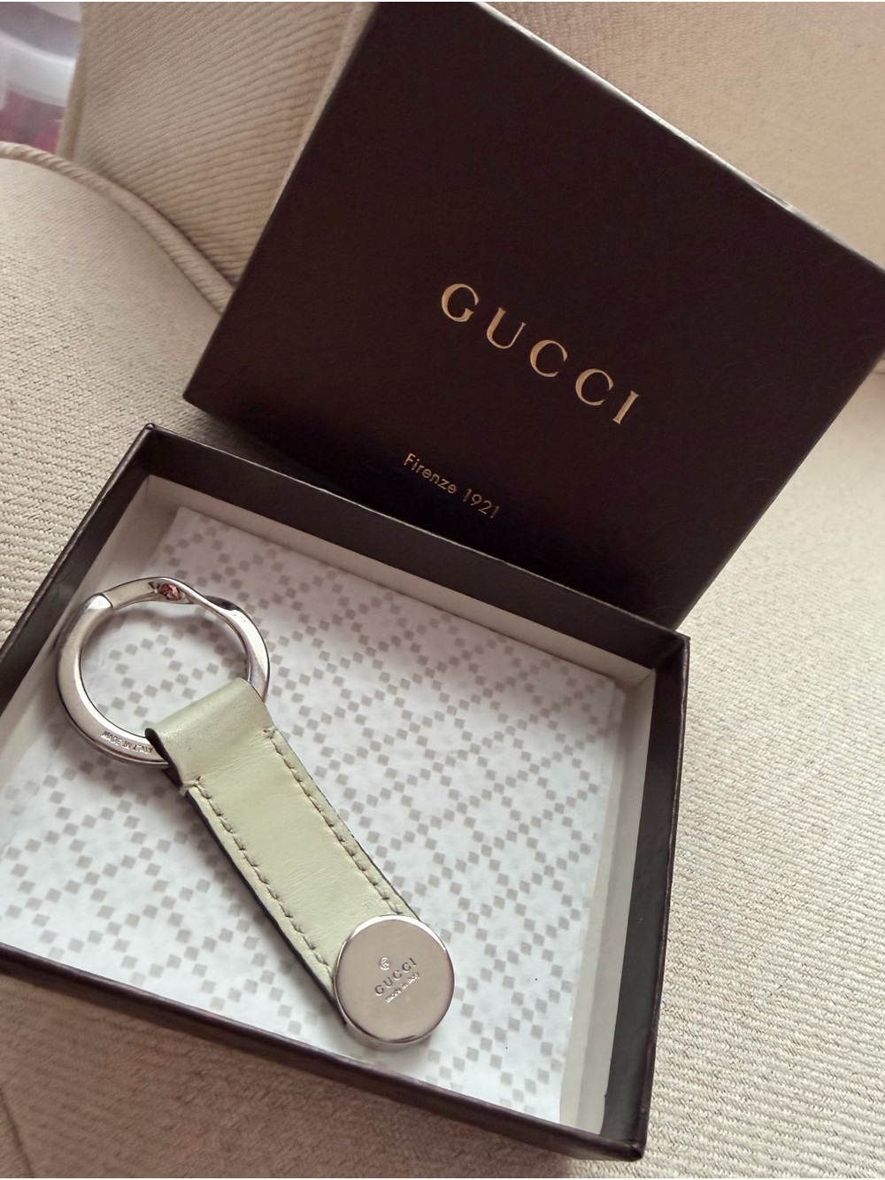 VERY GOOD CONDITION - Gucci Leather Keyring in Light Green - Picture 1 of 3